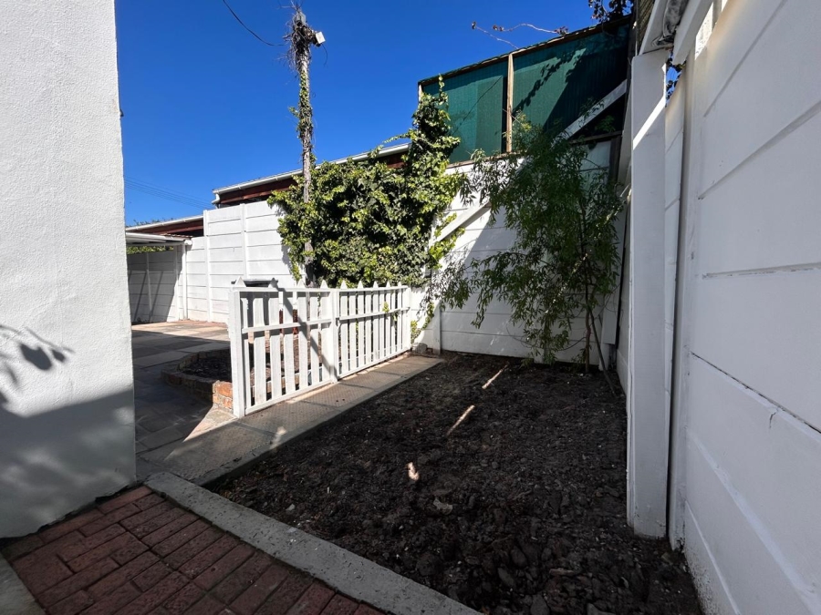 To Let 2 Bedroom Property for Rent in Wynberg Western Cape
